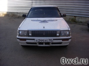 Битый автомобиль Toyota Crown